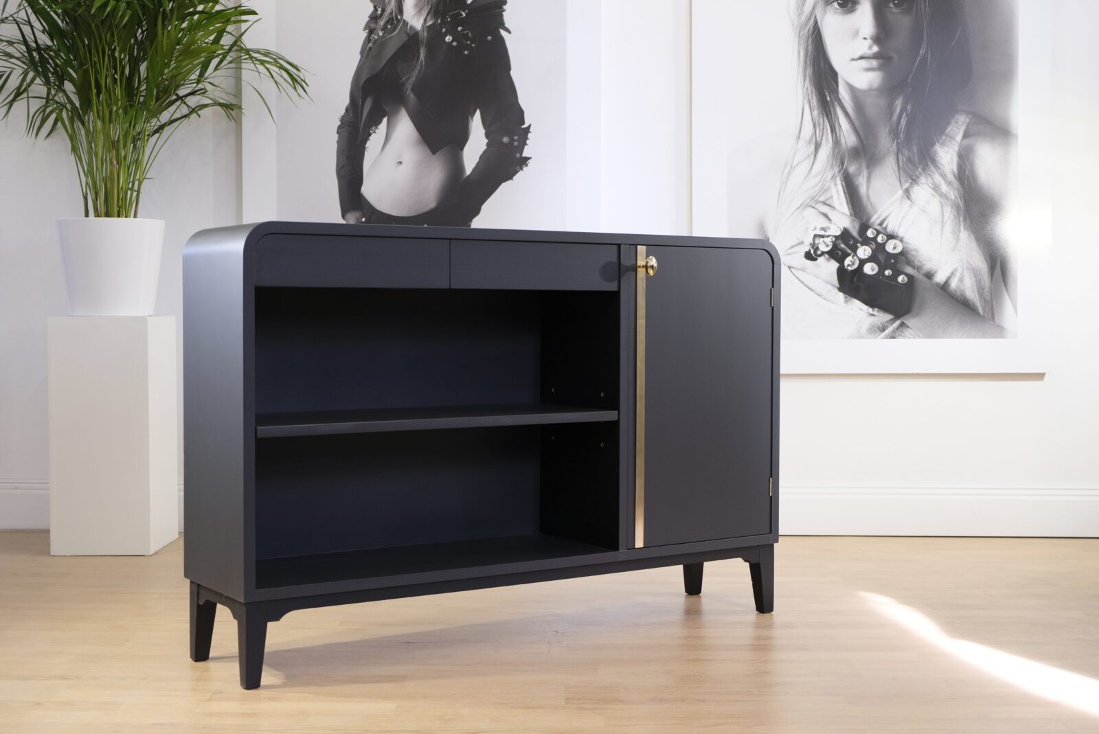 till-salu-swedish-modern-ca-1935.3 Bokhylla / Sideboard / Skänk Swedish Modern
