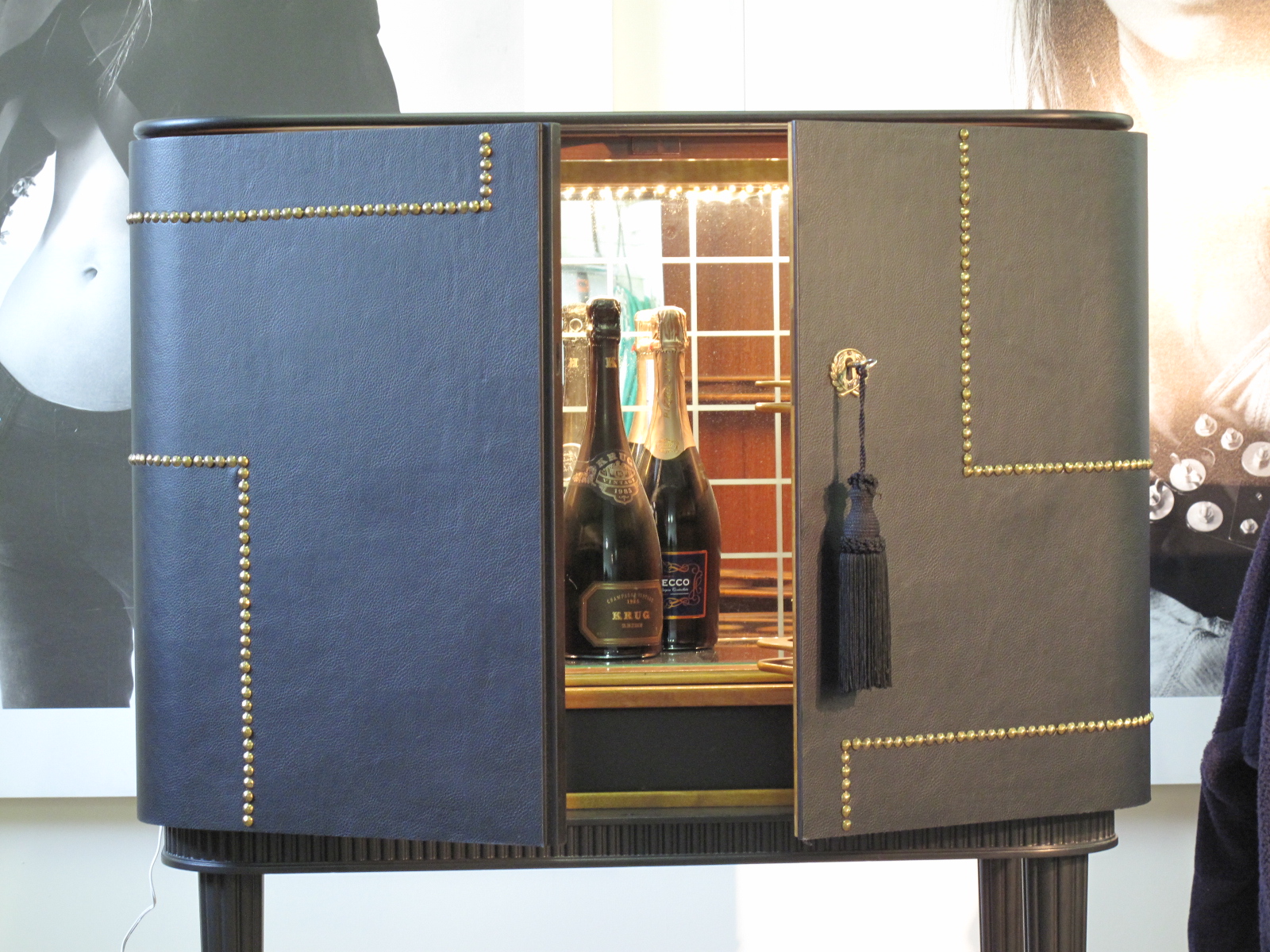 byra-389.6 Black drinks cabinet with leather covering – Art Deco, 1940s
