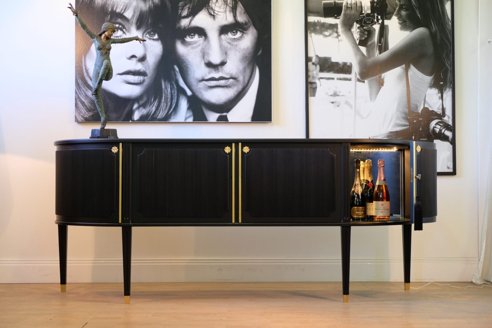 sideboard-593.1 Sideboard mit Barfach schwarz – gustavianisch, 1960er
