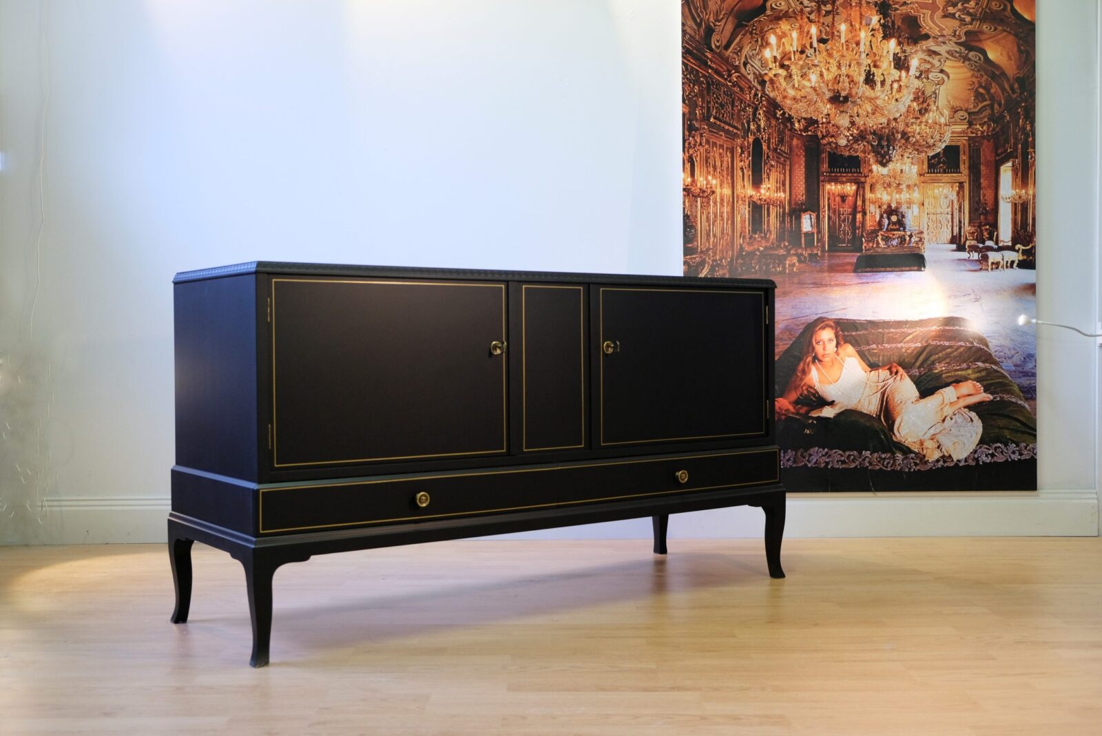 sideboard_1000 Sideboard schwarz samtmatt mit Gold – Art déco, 1935