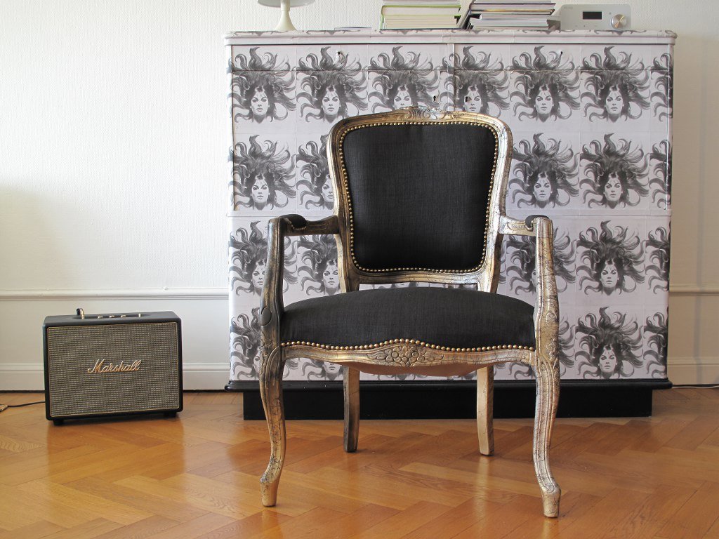 Black and gold armchair – Rococo, linen upholstery