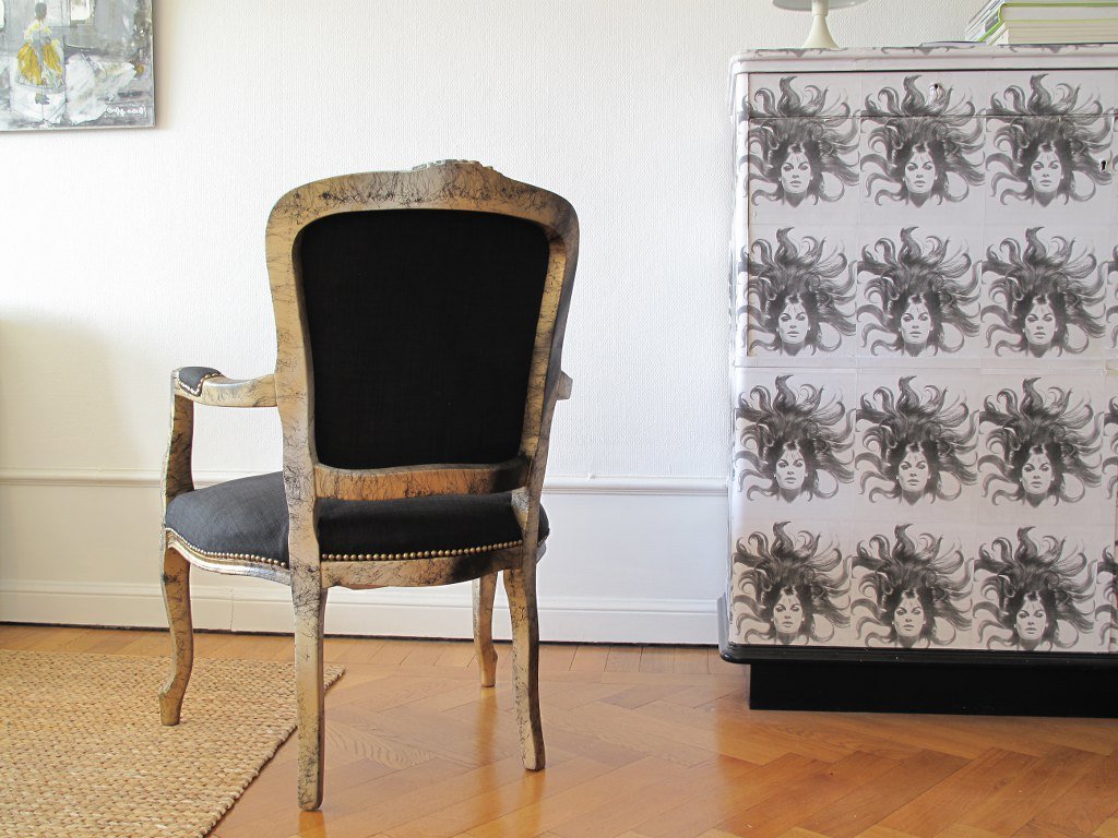 Black and gold armchair – Rococo, linen upholstery