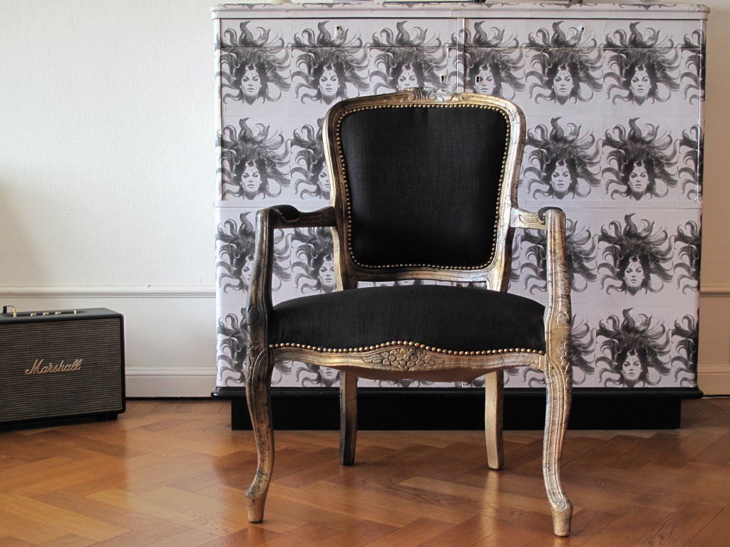 Black and gold armchair – Rococo, linen upholstery