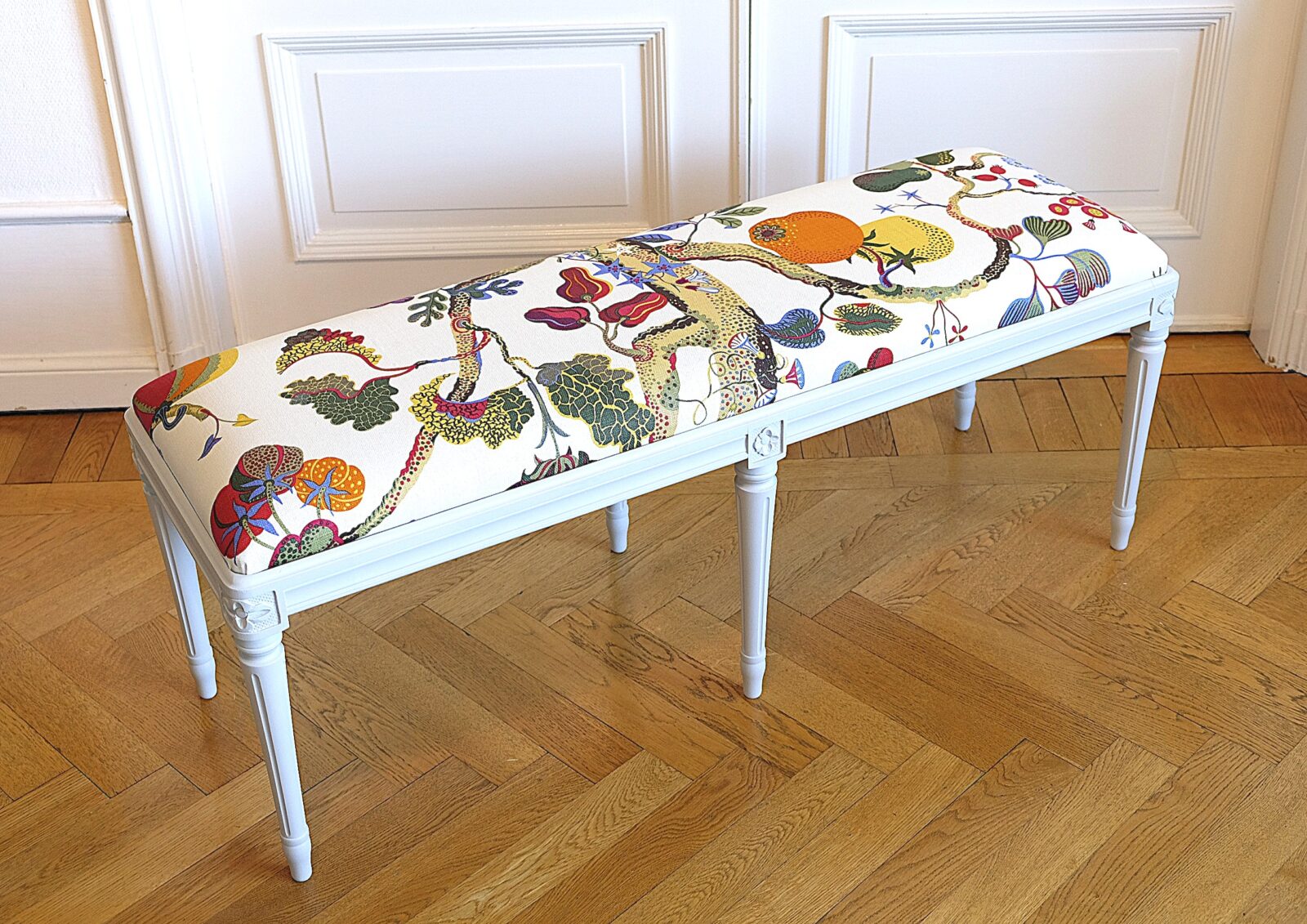 _DSF0562 Sitzbank grau – gustavianisch, Bezug Josef Frank
