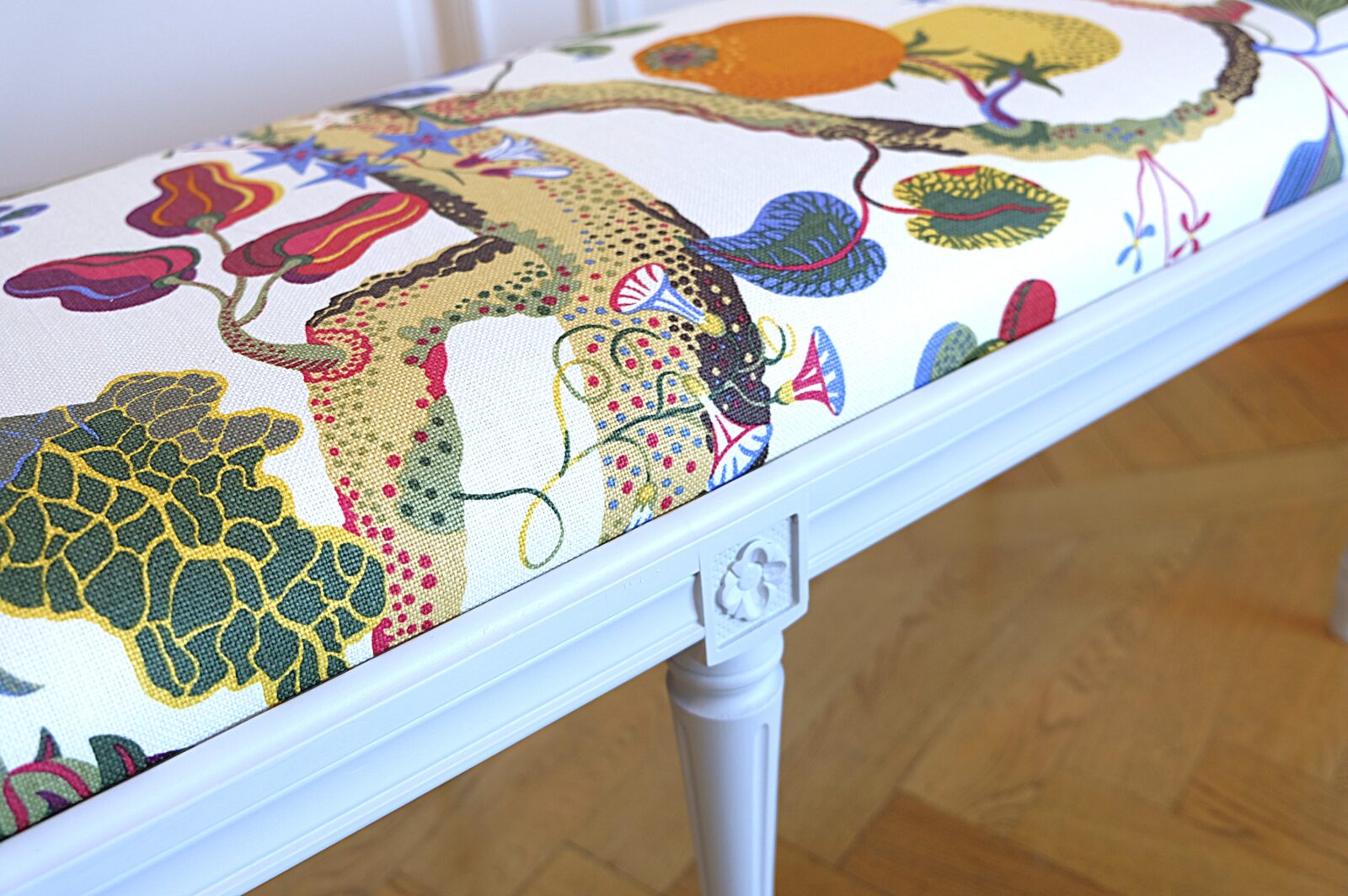 _DSF0563 Sitzbank grau – gustavianisch, Bezug Josef Frank
